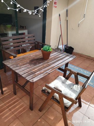 4 sillas grandes de jardin de madera, mesa y banco