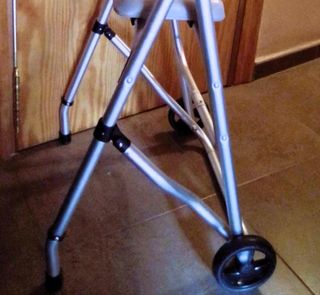 Andador plegable y ligero