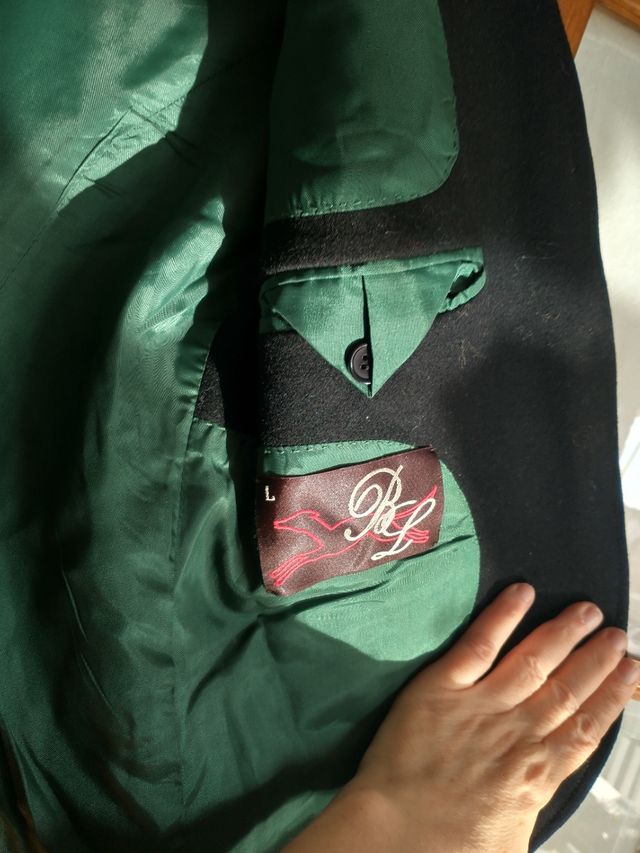 Chaqueta negra,  Bimba y Lola, T. L