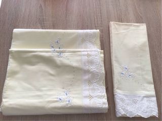 Juego de sábana + funda almohada  cama de 135 cm.