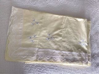 Juego de sábana + funda almohada  cama de 135 cm.