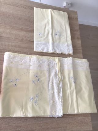 Juego de sábana + funda almohada  cama de 135 cm.