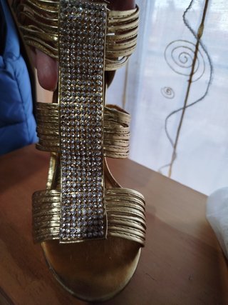 Sandalias doradas