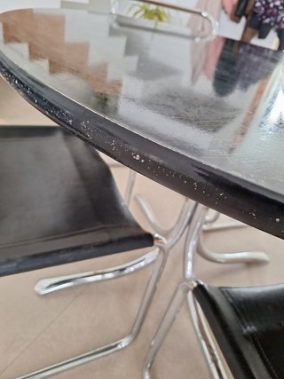 Mesa y sillas de comedor