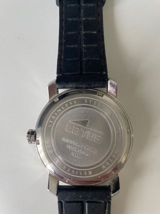 Reloj LOTUS pila y hermetismo recien