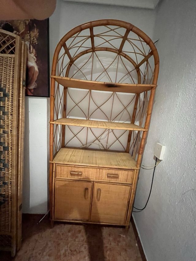 Estanteria de mimbre