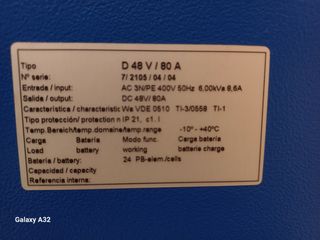 Cargador y baterías carretilla elevadora.