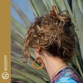 Pendientes artesanales Constantia, madera de Olivo