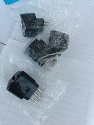 5x Adattaore da spina UK USA a spina Ita