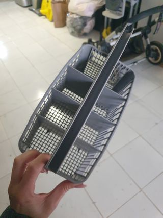 Cesta de cuibiertos para lavavajillas.
