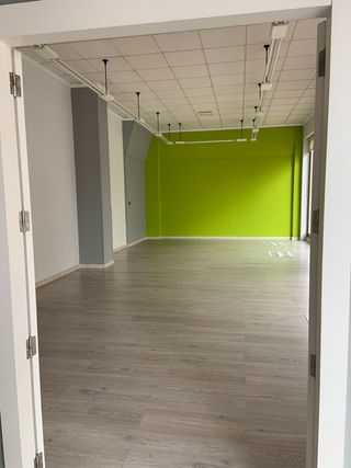 Alquier local 280m elda