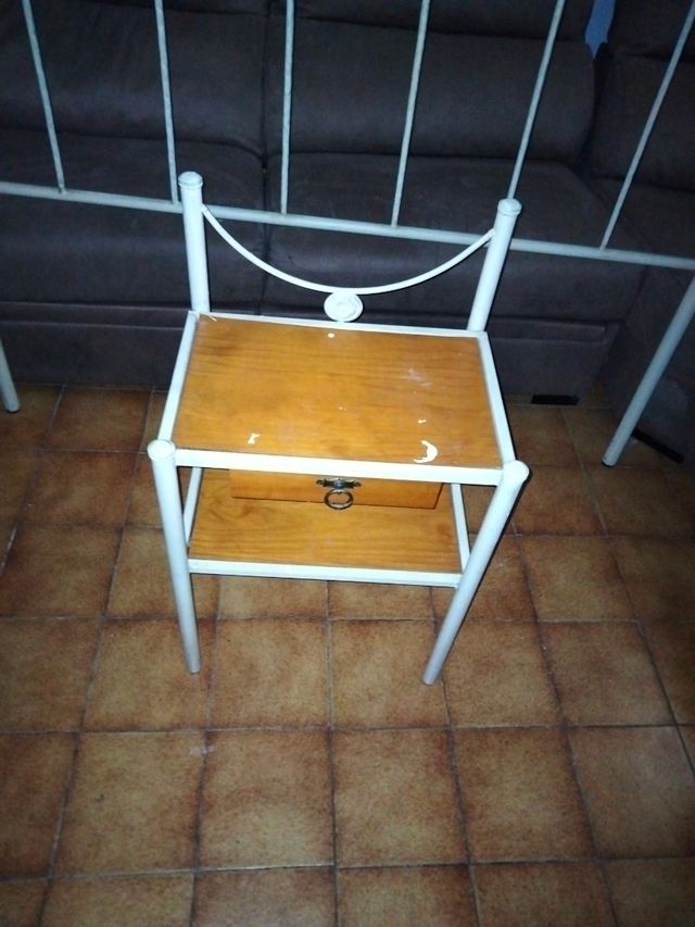 cabecero forja de hierro y mesita