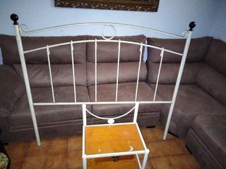 cabecero forja de hierro y mesita