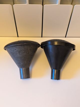 Coppia di beccucci per annaffiatoio