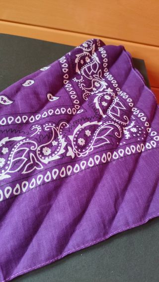 Pañuelo bandana morado