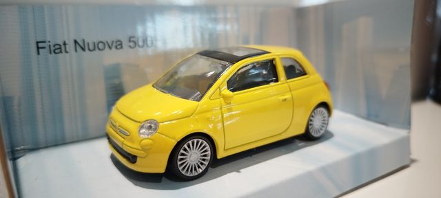 Fiat nuova 500 bburago 1:43