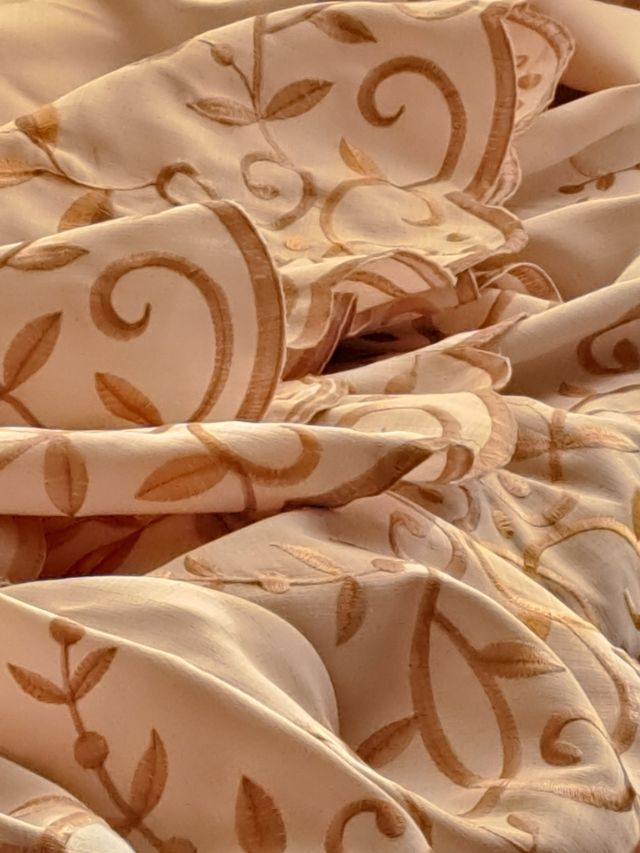 TELA BORDADA SAYAS MANTOS VIRGEN