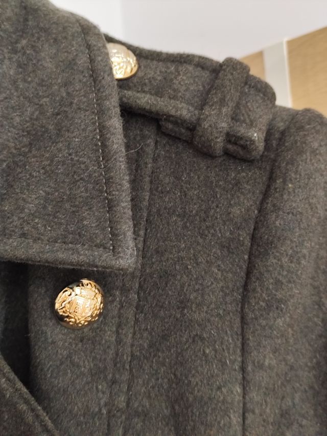 Abrigo estilo militar largo