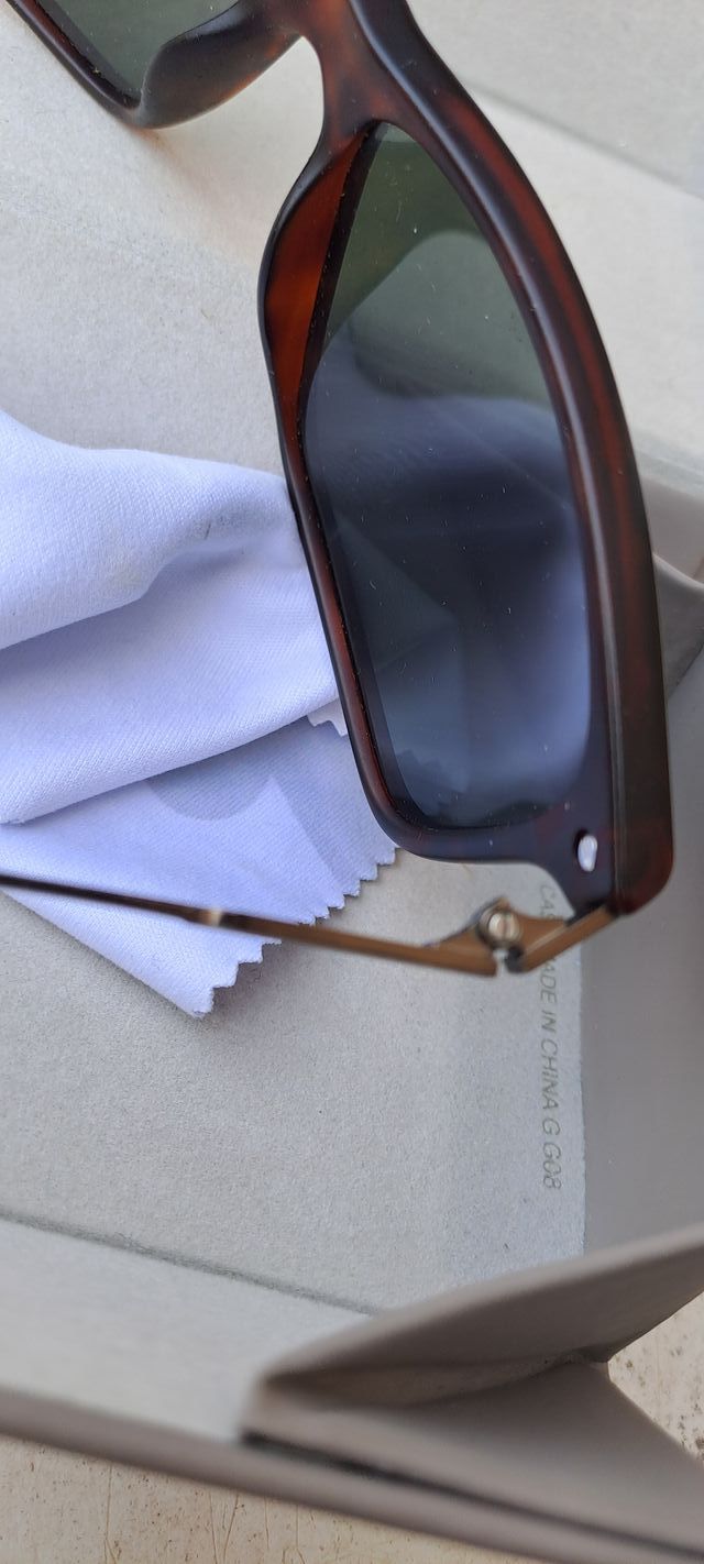 Polaroid da sole con lenti polarizzate