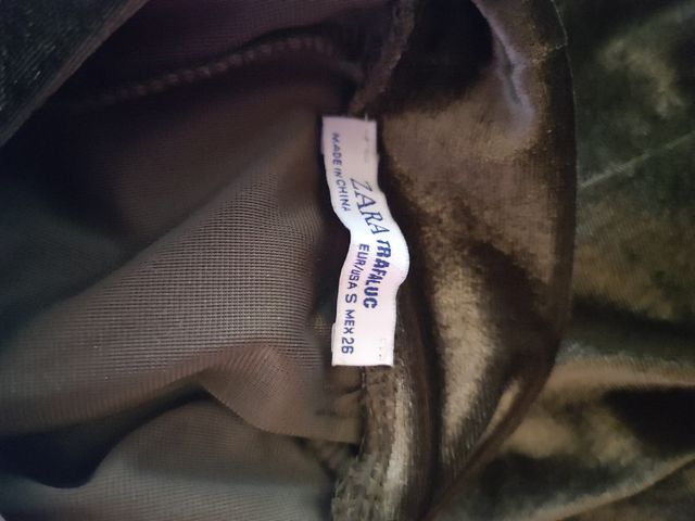 VESTIDO terciopelo Zara. Talla S