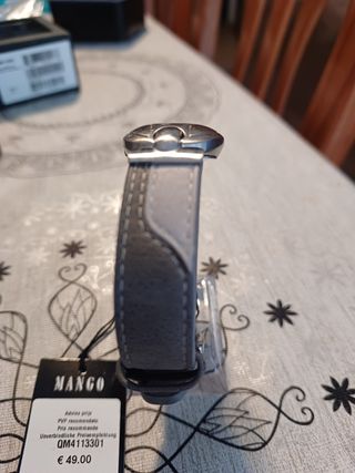 Reloj Mango de piel