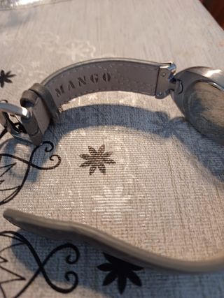 Reloj Mango de piel