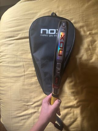 Pala de padel nox AT10 genius 18k  2022