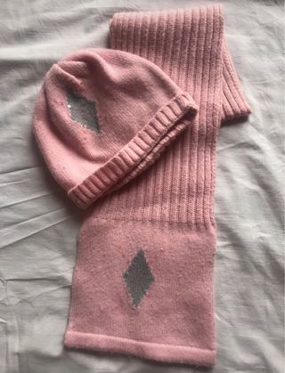 Gorro + bufanda rosa para niña. Prenatal