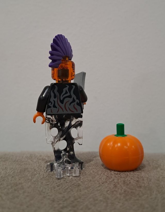 LEGO minifiguras BAM Halloween 2024