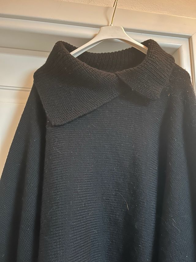 Maglione a cappa con polsi lupo