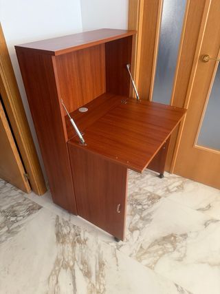 Mesa de Escritorio convertible en Armario