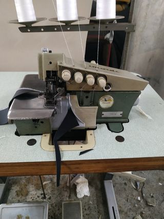 Máquina de coser Remalladora rimoldi