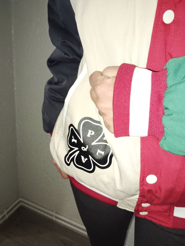 Cazadora  talla S Bershka