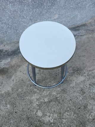 Sgabello Vintage formica bianca struttura cromata