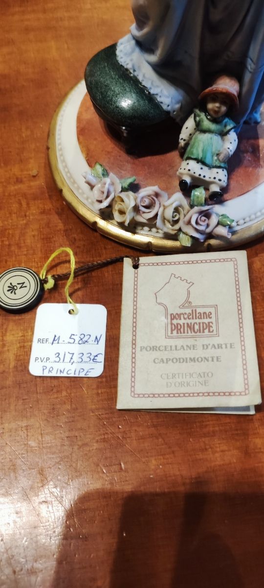 Figura de porcelana original con