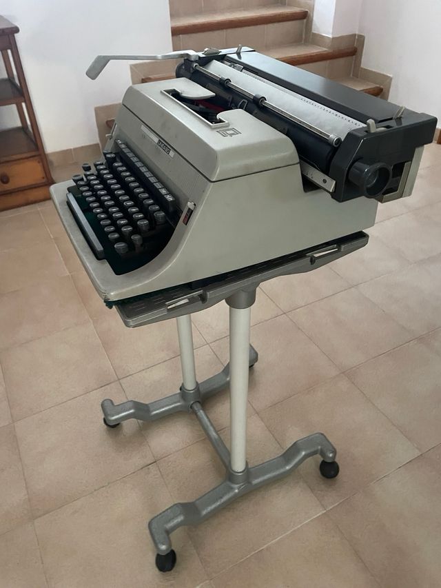 Maquina escribir olivetti