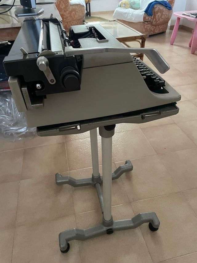 Maquina escribir olivetti
