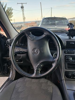 Mercedes-Benz Clase C 2004
