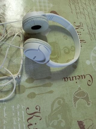 Cascos Sony blancos