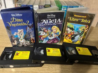 LOTE 39 PELICULAS VHS DISNEY