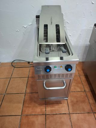 Freidora industrial de gas doble marca jemi