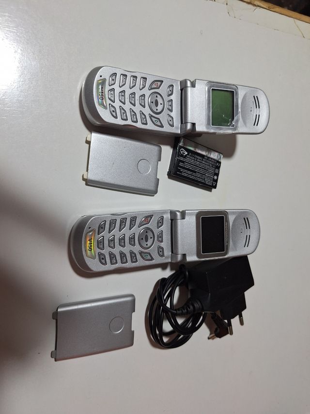 2 Motorola V150 