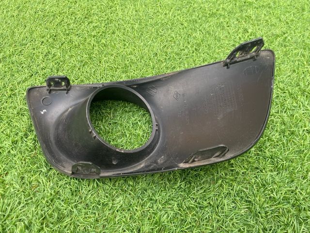 Rejilla antiniebla Sandero y Stepway