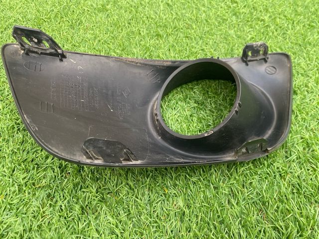 Rejilla antiniebla Sandero y Stepway