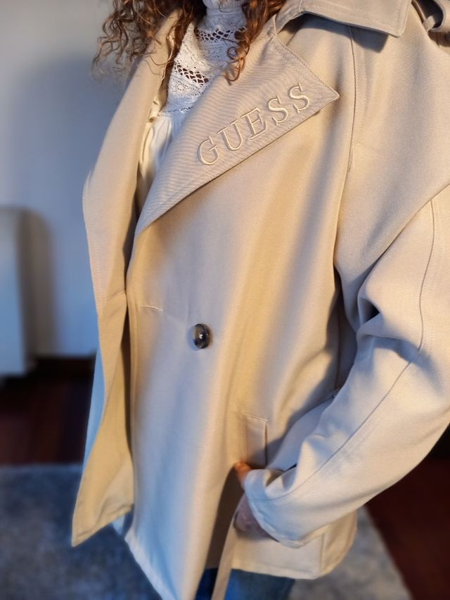 Gabardina Guess Talla XS