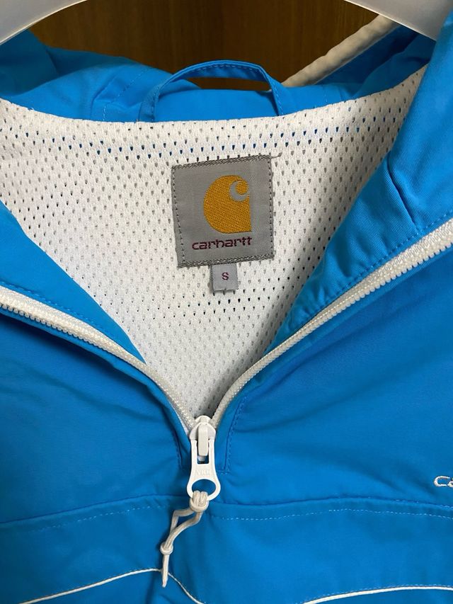 Abrigo tipo canguro Carhartt