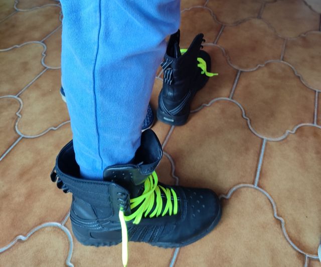 Adidas scarponcini alti stringati