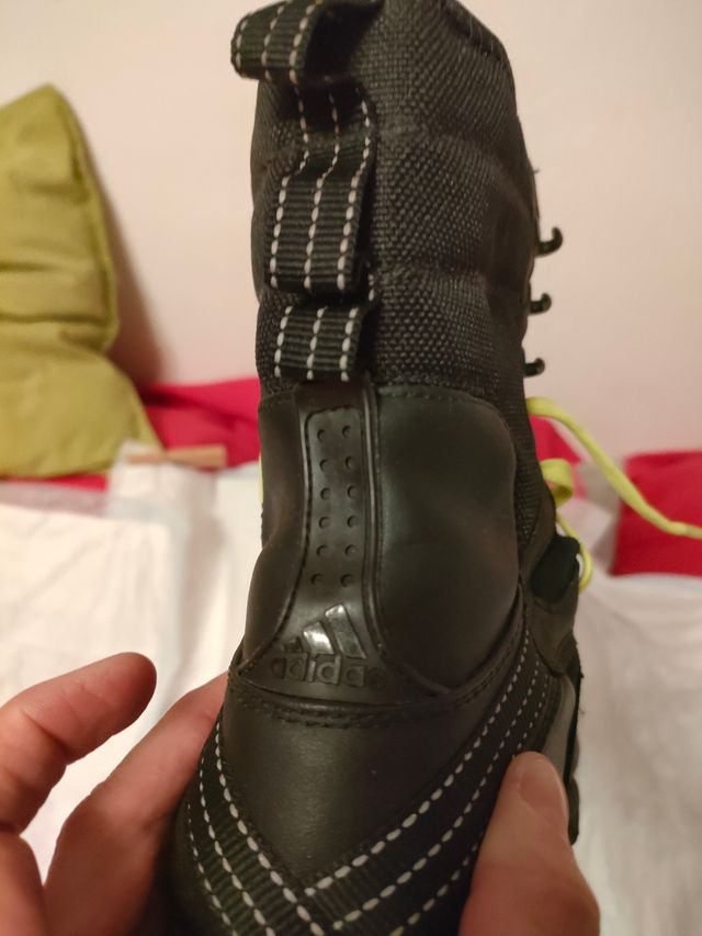 Adidas scarponcini alti stringati