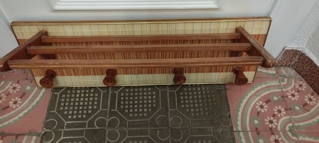 Estantería perchero