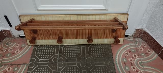 Estantería perchero